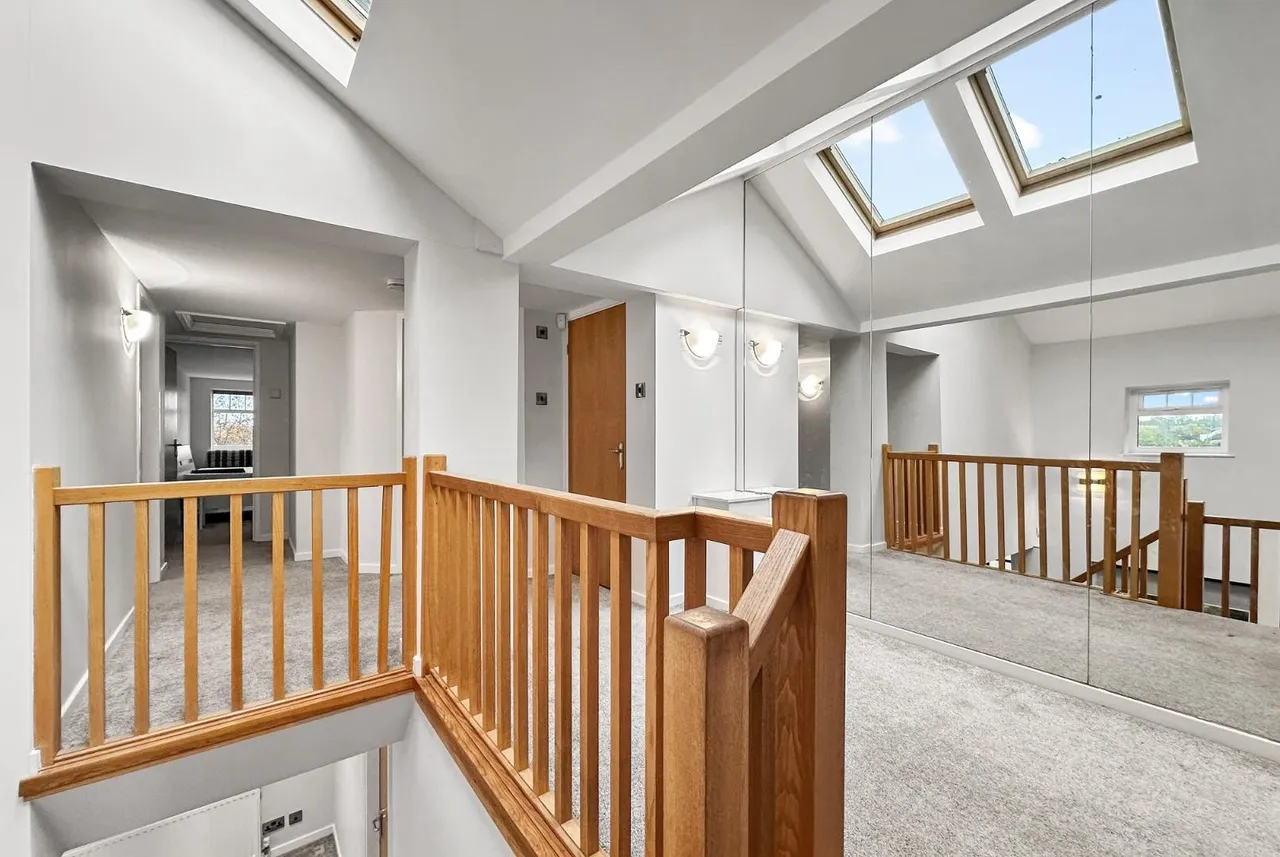 Clay Lane, Hale, Cheshire WA15 7TS, photo 19