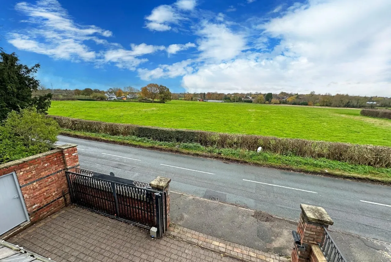 Clay Lane, Hale, Cheshire WA15 7TS, photo 41