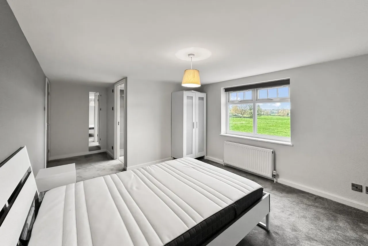 Clay Lane, Hale, Cheshire WA15 7TS, photo 27