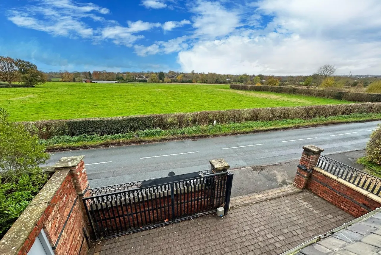 Clay Lane, Hale, Cheshire WA15 7TS, photo 42
