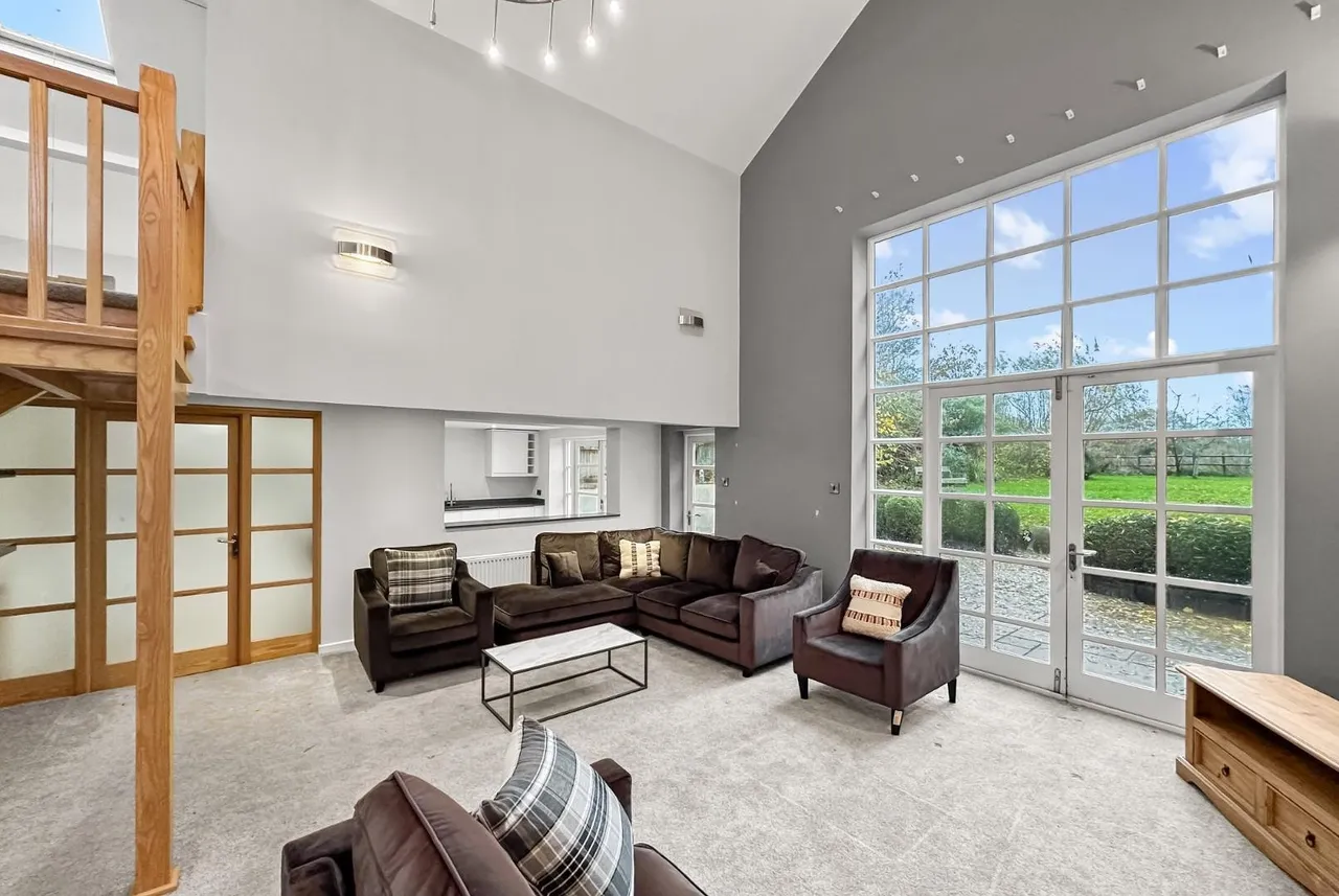 Clay Lane, Hale, Cheshire WA15 7TS, photo 10