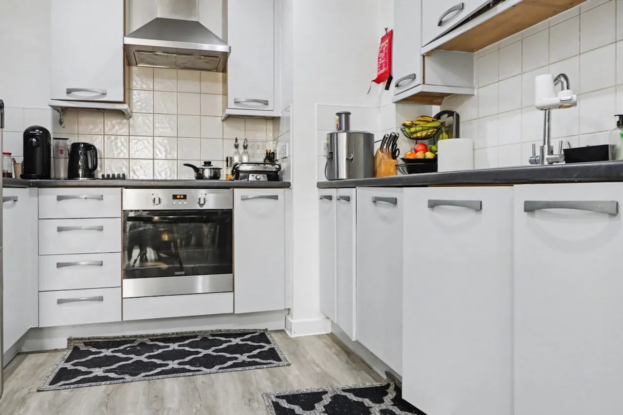Taywood Road, Northolt, UB5, photo 3