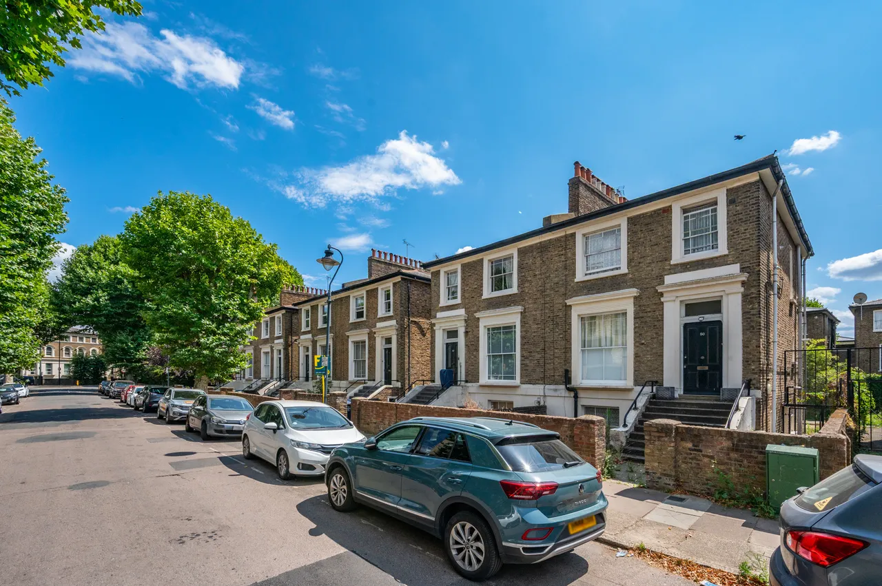 1 bed flat for sale — 52b Chichester Road, London