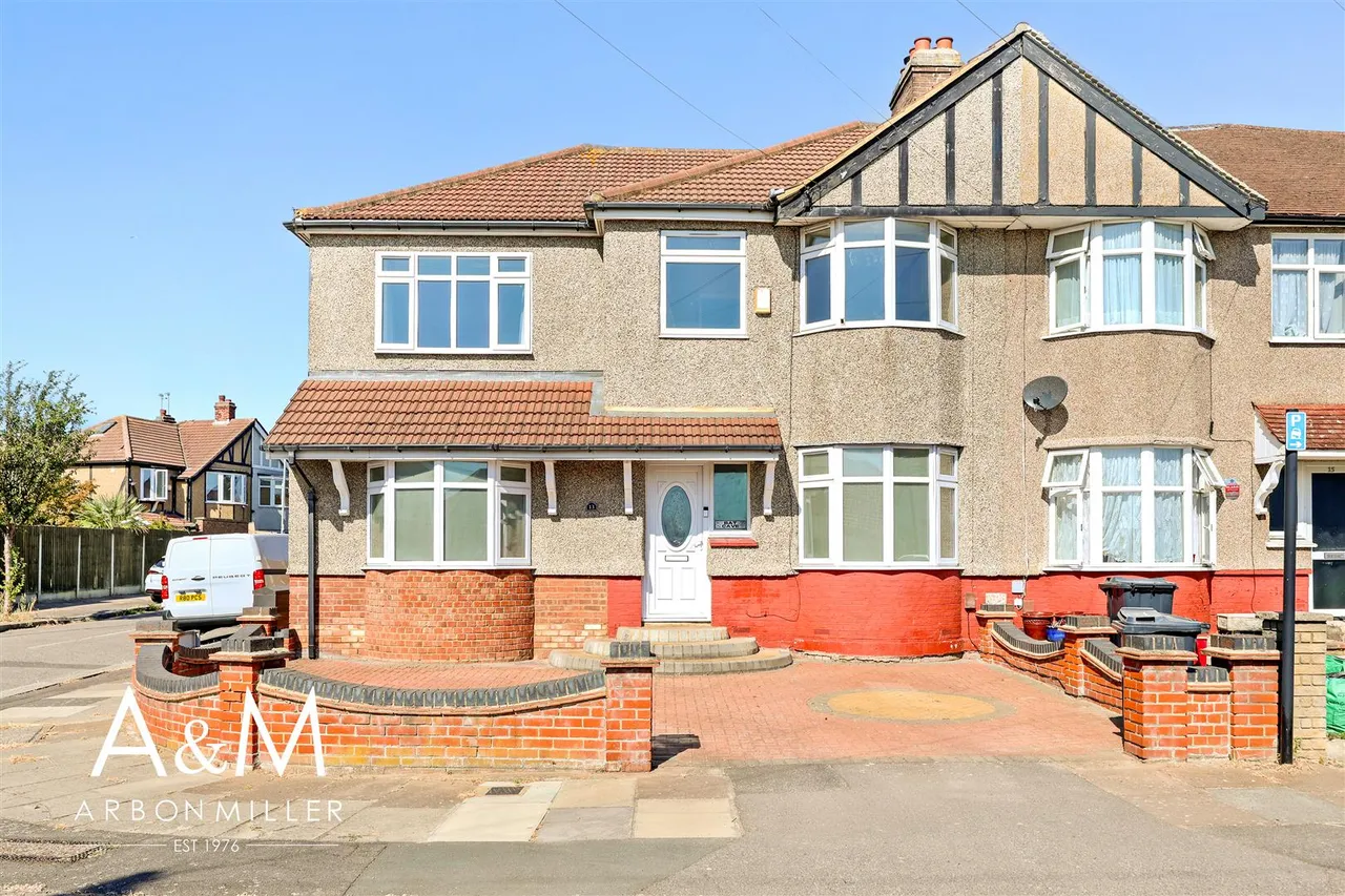 Belvedere Avenue, Clayhall, Esssex, Ilford, Essex, IG50UE, photo 33