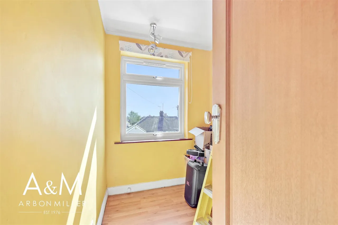 Belvedere Avenue, Clayhall, Esssex, Ilford, Essex, IG50UE, photo 19