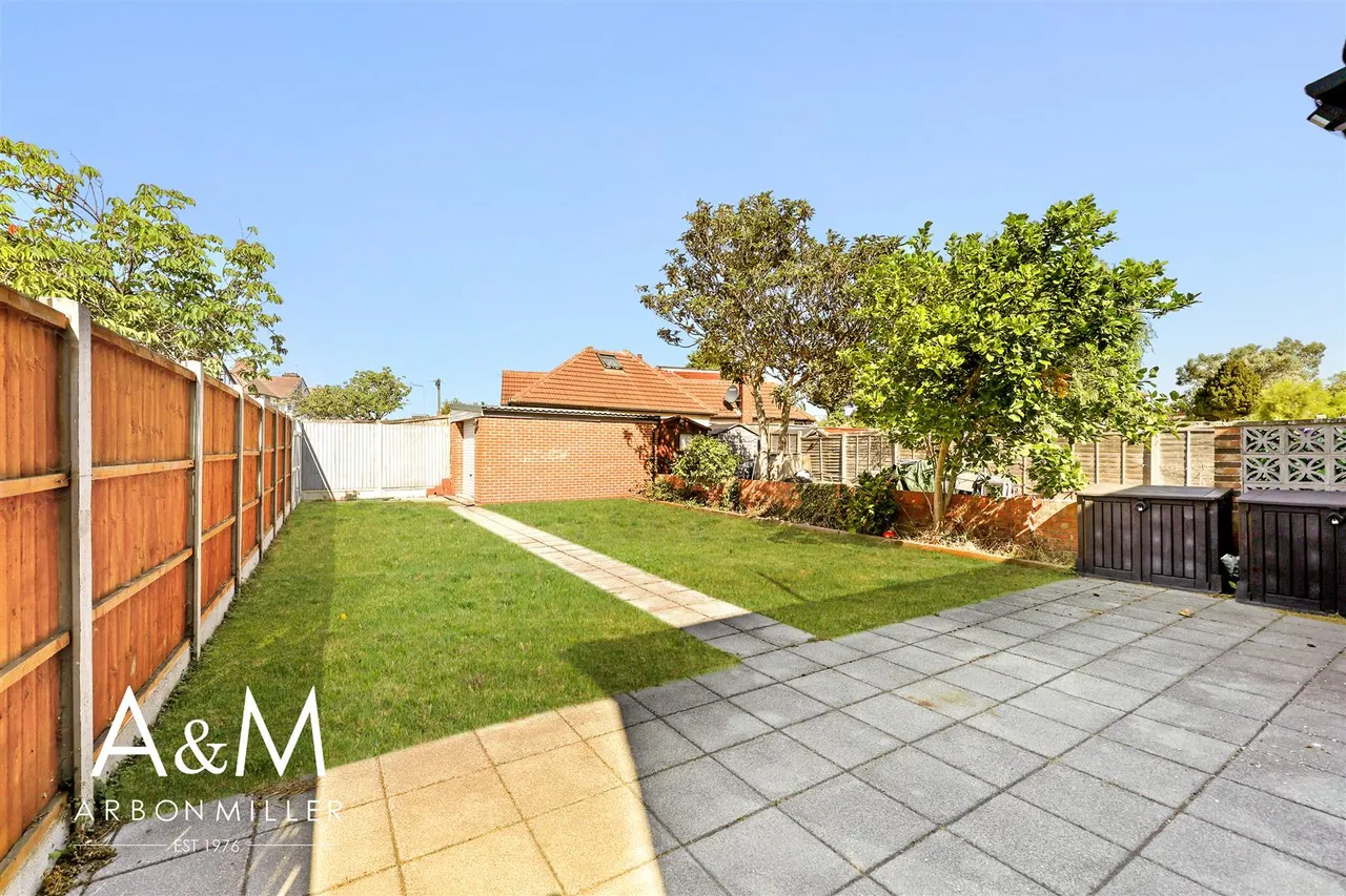 Belvedere Avenue, Clayhall, Esssex, Ilford, Essex, IG50UE, photo 25