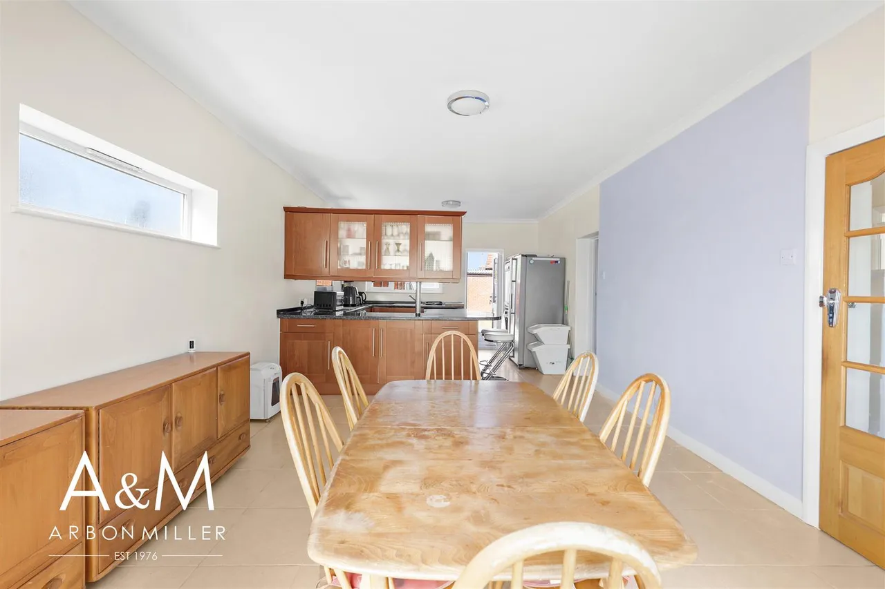 Belvedere Avenue, Clayhall, Esssex, Ilford, Essex, IG50UE, photo 9