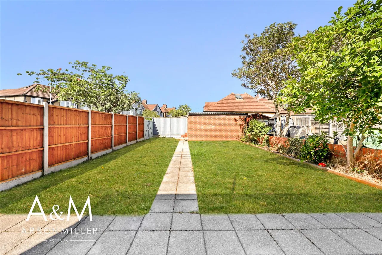 Belvedere Avenue, Clayhall, Esssex, Ilford, Essex, IG50UE, photo 26
