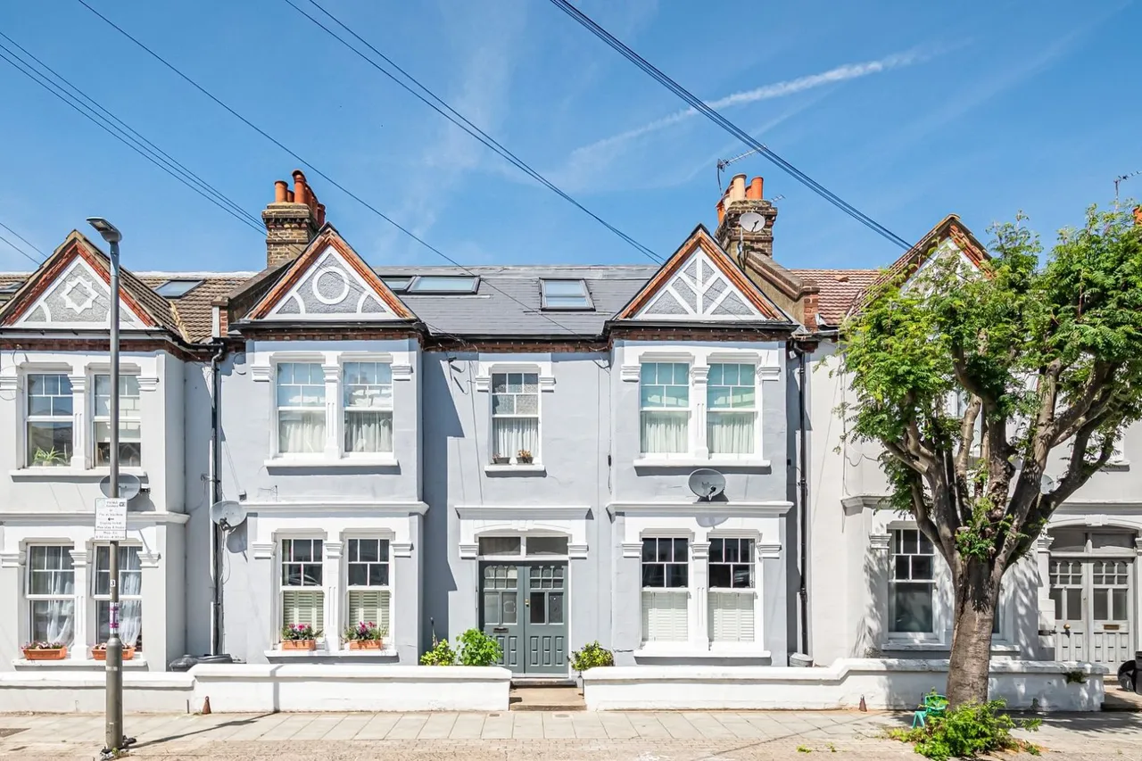 Treport Street, Earlsfield, London, SW18, photo 2