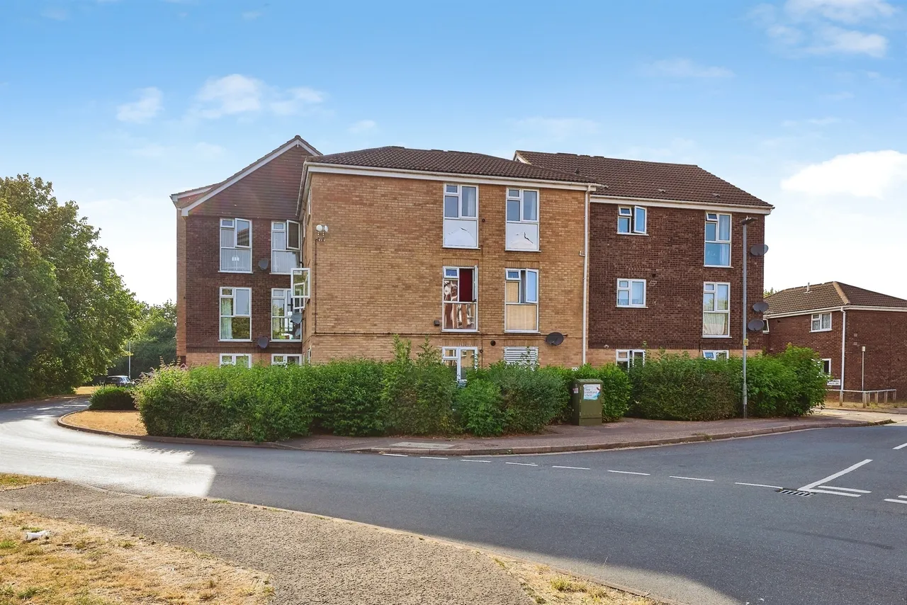 2 bed flat for sale, Goffsmill Peterborough, PE3