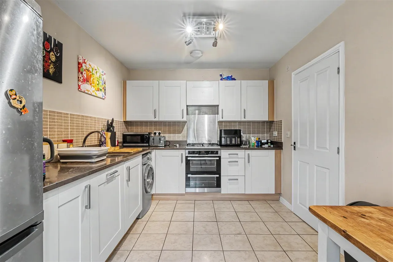 Caldwell Close, Shaftesbury, photo 2