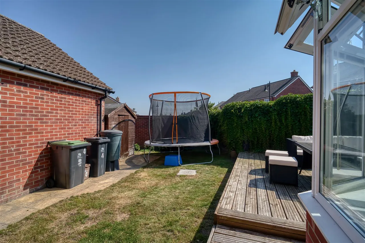 Caldwell Close, Shaftesbury, photo 10