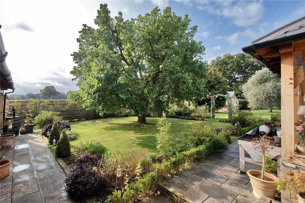 Hale Oak Road, Weald, Sevenoaks, Kent, TN14 6NQ, photo 11