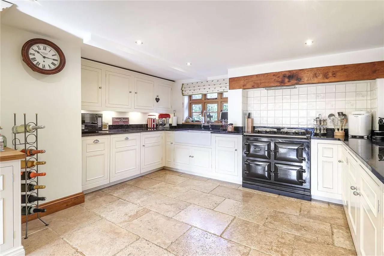 Hale Oak Road, Weald, Sevenoaks, Kent, TN14 6NQ, photo 3