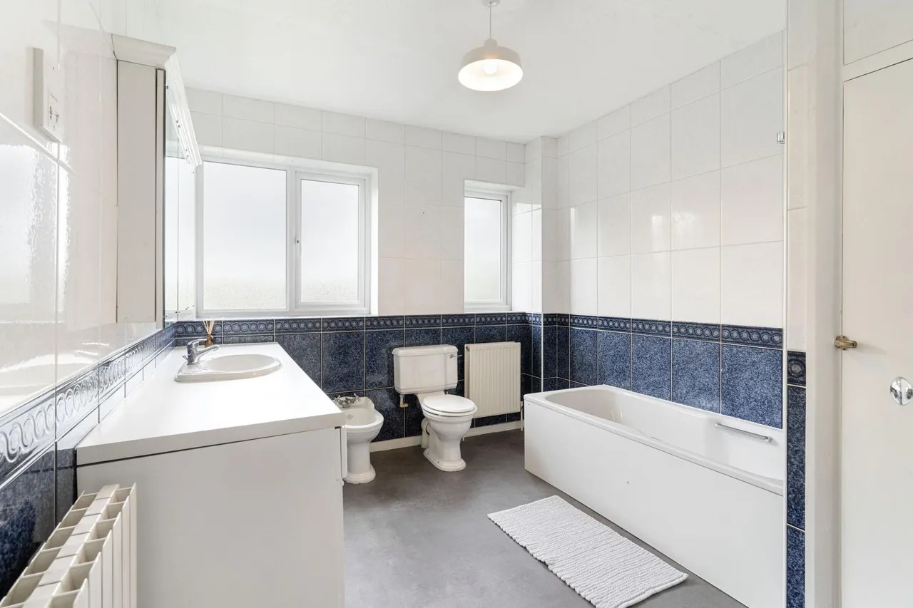 Private Road, Enfield, London, EN1, photo 11