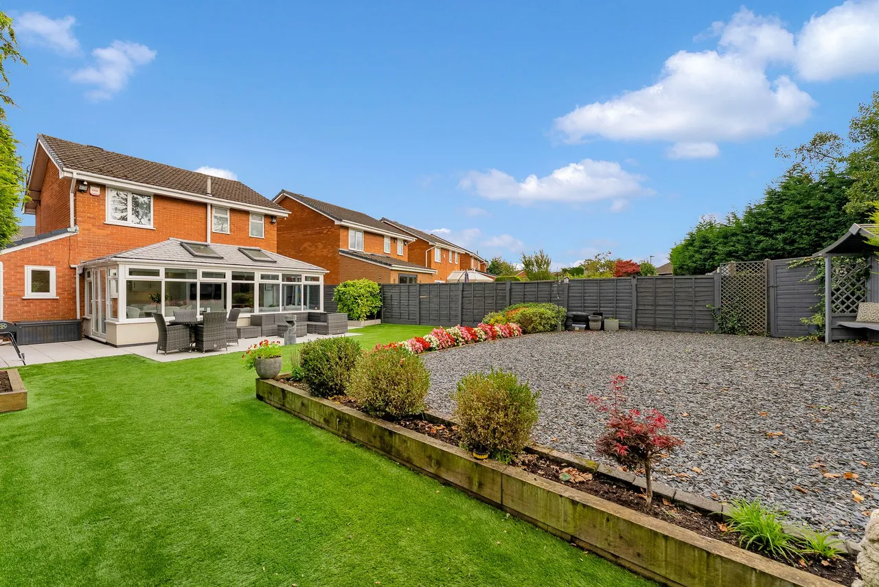 Lazenby Crescent, Ashton-In-Makerfield, WN4, photo 28
