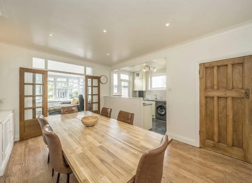 Manor Lane, Sunbury-On-Thames, TW16, photo 3