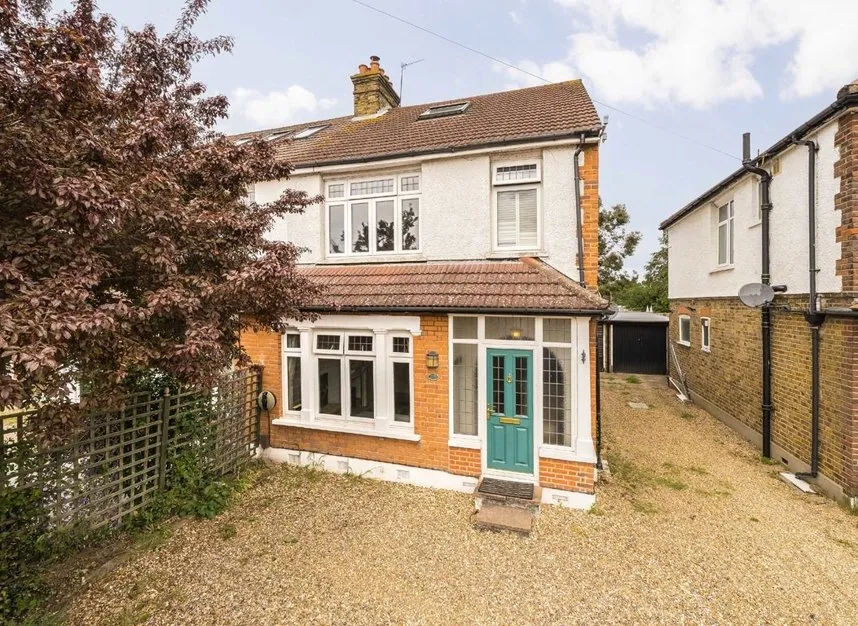 4 bed house for sale, Manor Lane, Sunbury-On-Thames, TW16