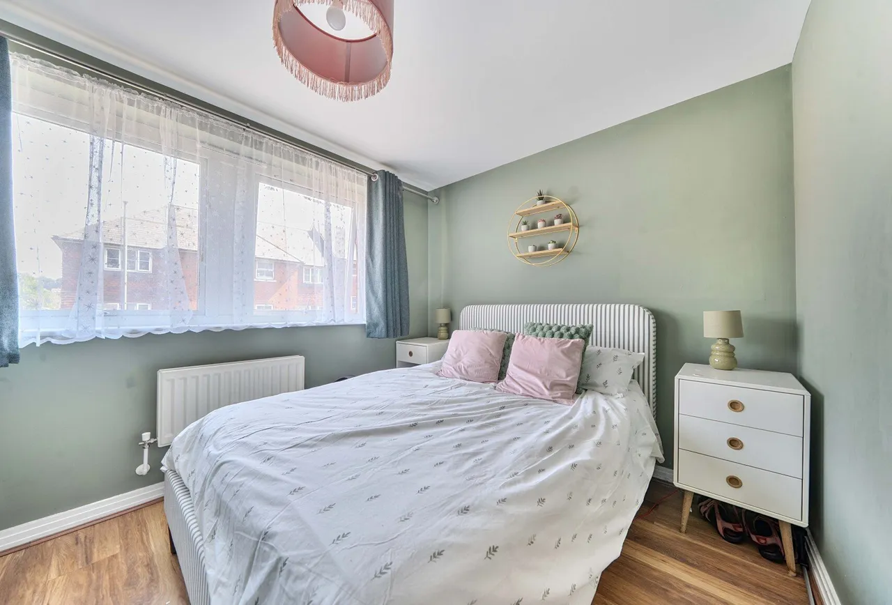 Brighton Road, Redhill, RH1 6SB, photo 4