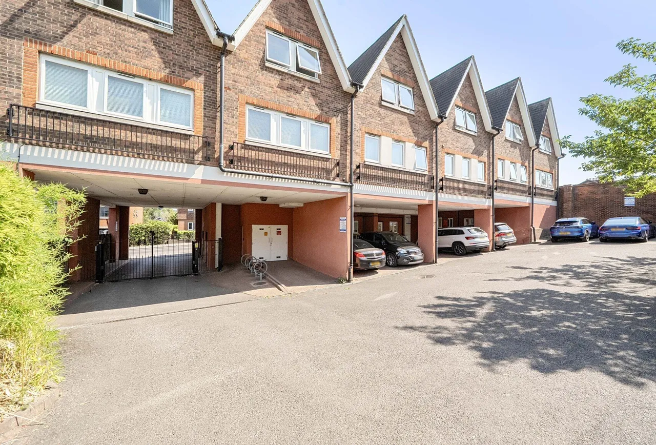 Brighton Road, Redhill, RH1 6SB, photo 7