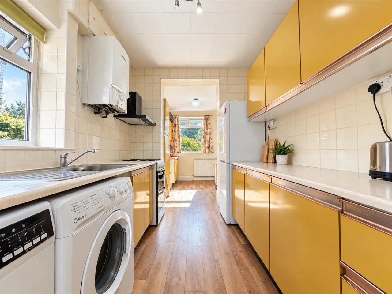 Semi-Detached To LetHogarth Gardens, Hounslow, TW5, photo 7