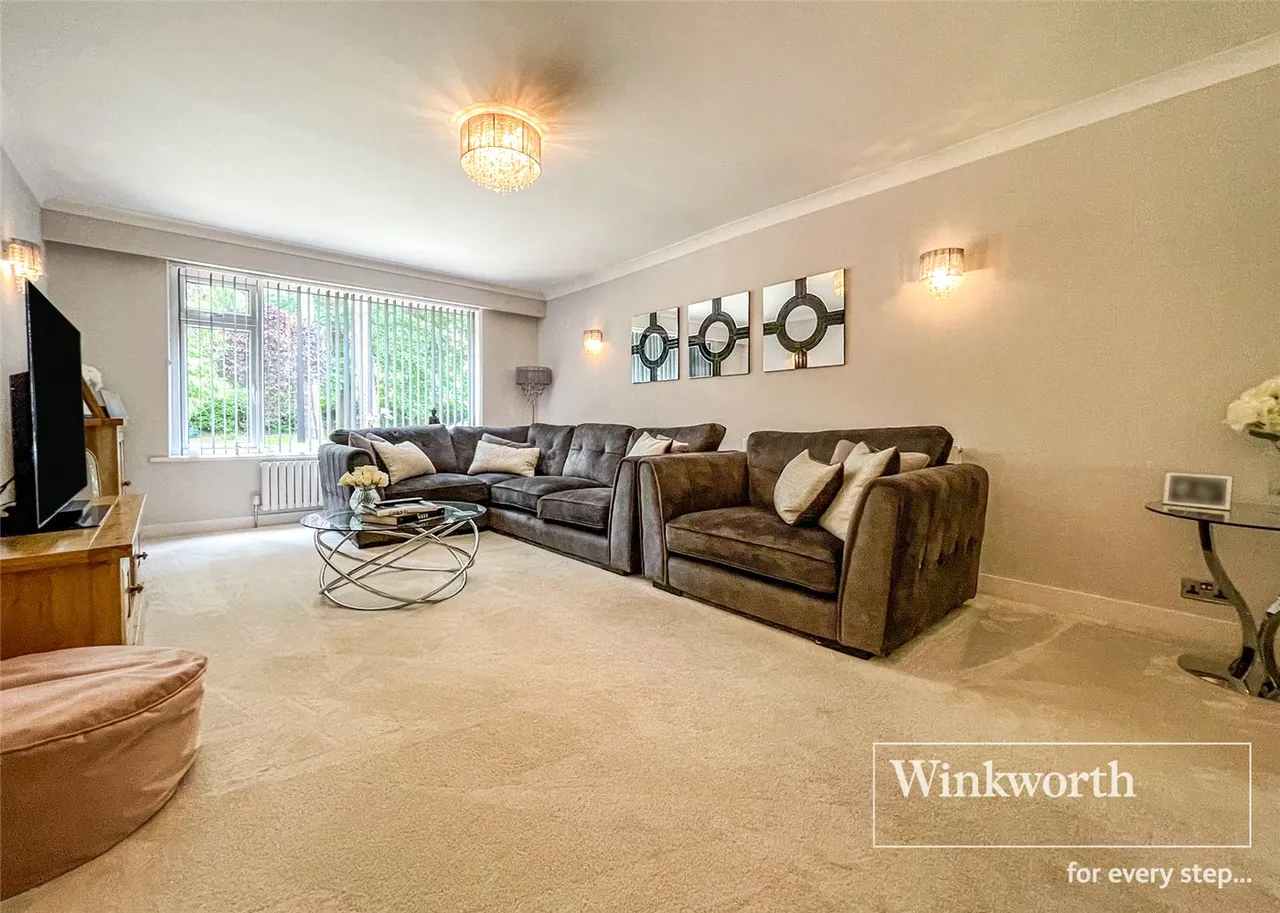 Glenwood Road, West Moors, Ferndown, BH22, photo 6