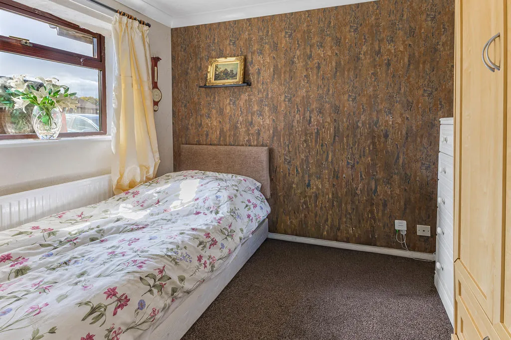 Glazebrook Close, Heywood OL10 3EA, photo 9