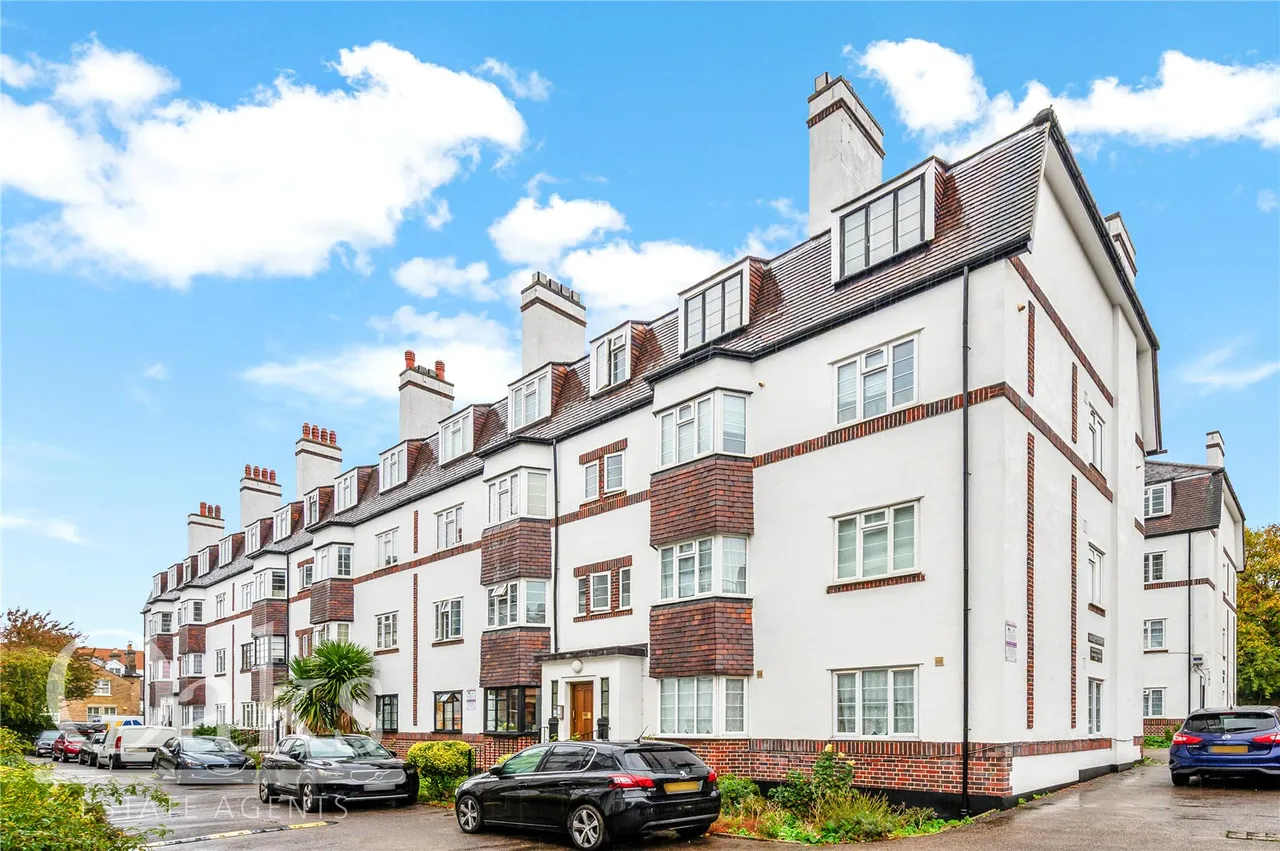 2 bed flat for sale, Barrow Road, Streatham, SW16