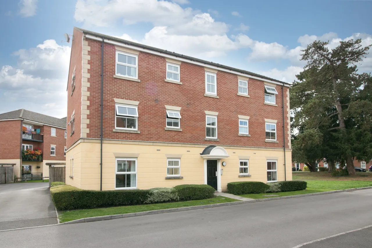 2 bed flat for sale, Franklyn Road, Devizes, SN10