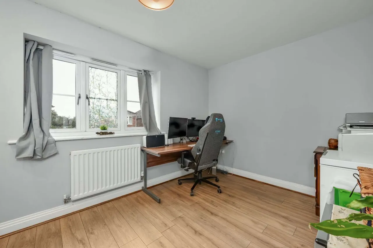 Old Halliford Place, Shepperton, Surrey, TW17 9BF, photo 12