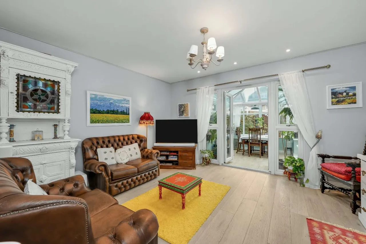 Old Halliford Place, Shepperton, Surrey, TW17 9BF, photo 7