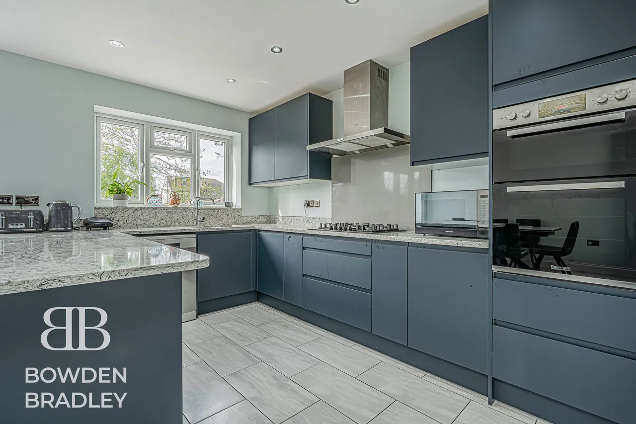 Harewood Drive, Clayhall, IG5, photo 5