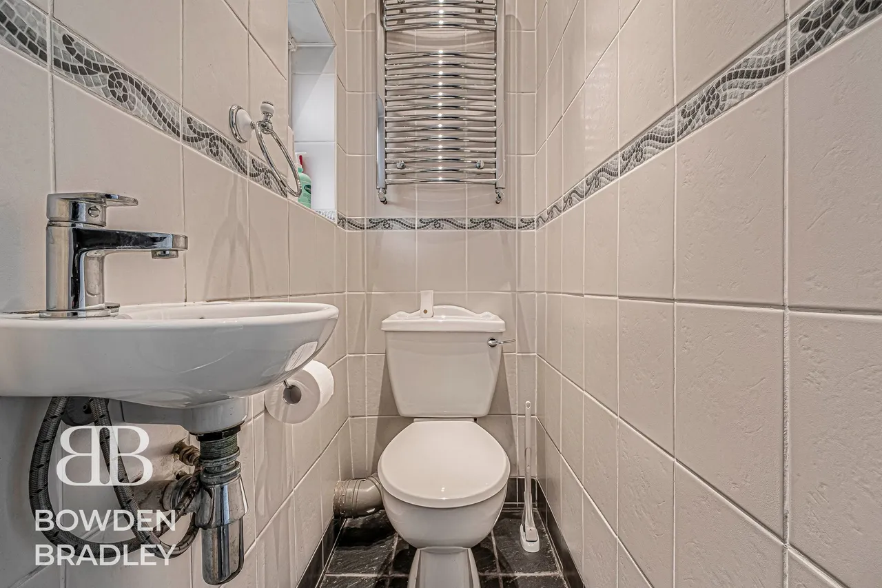 Harewood Drive, Clayhall, IG5, photo 8
