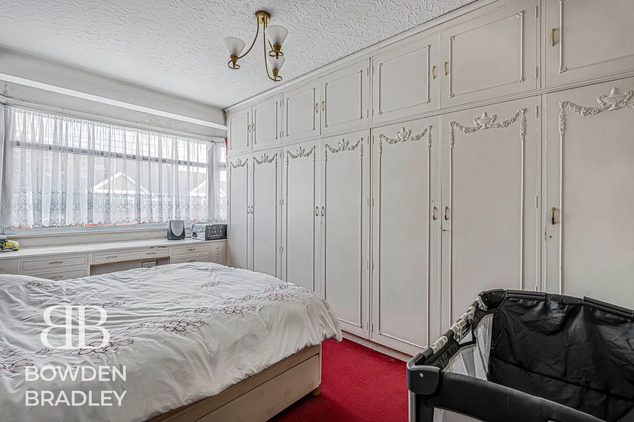 Harewood Drive, Clayhall, IG5, photo 10