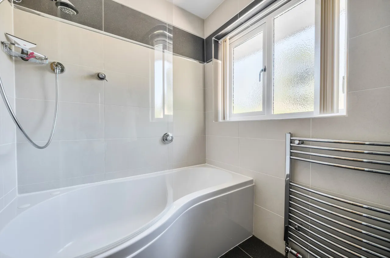 Rowans Close, Farnborough, Hampshire, GU14 9EJ, photo 7