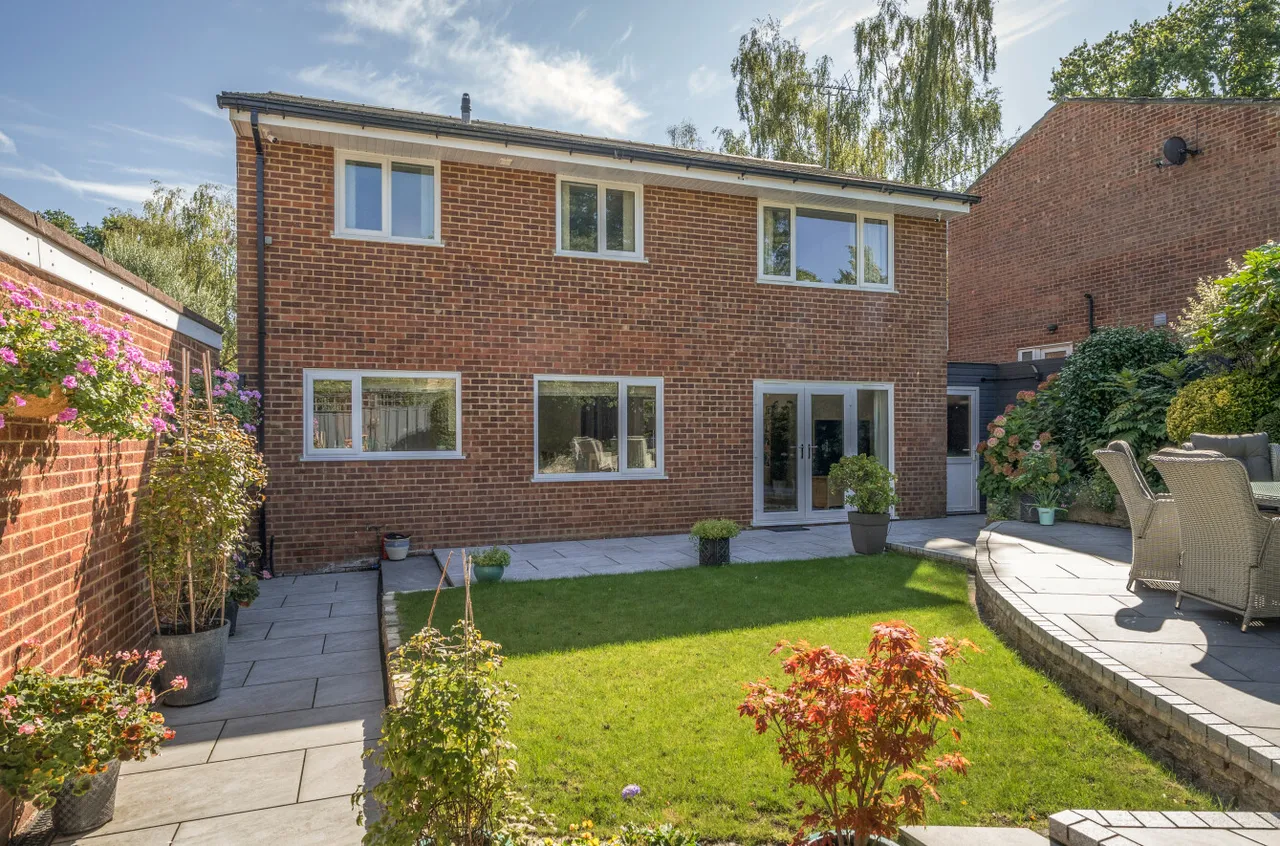 Rowans Close, Farnborough, Hampshire, GU14 9EJ, photo 9