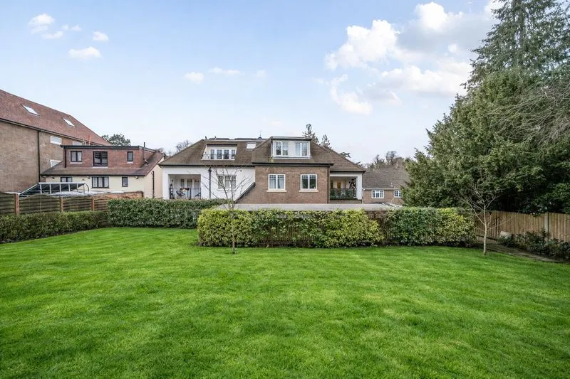 1 Woodcote Valley Road, Purley CR8 3AH, photo 15