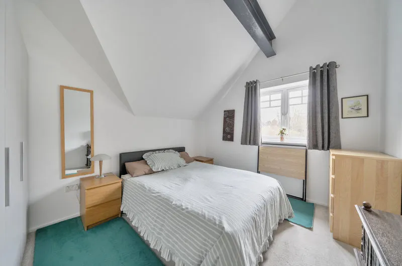 1 Woodcote Valley Road, Purley CR8 3AH, photo 8