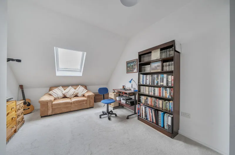 1 Woodcote Valley Road, Purley CR8 3AH, photo 9