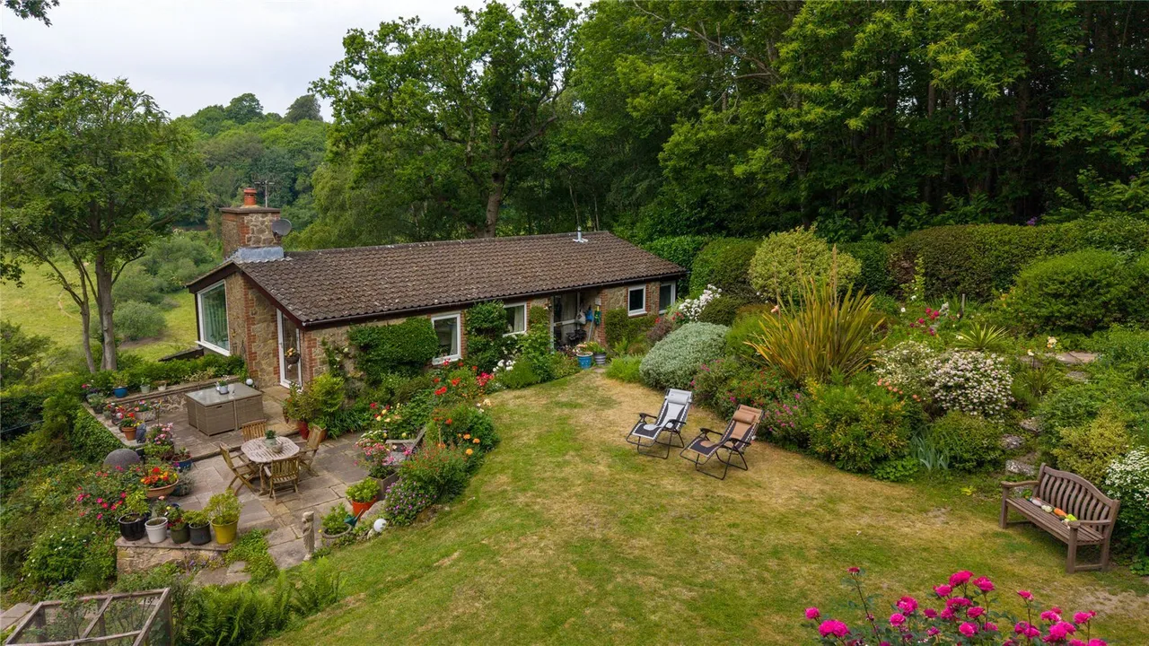Hanging Bank, Ide Hill, TN14, photo 7