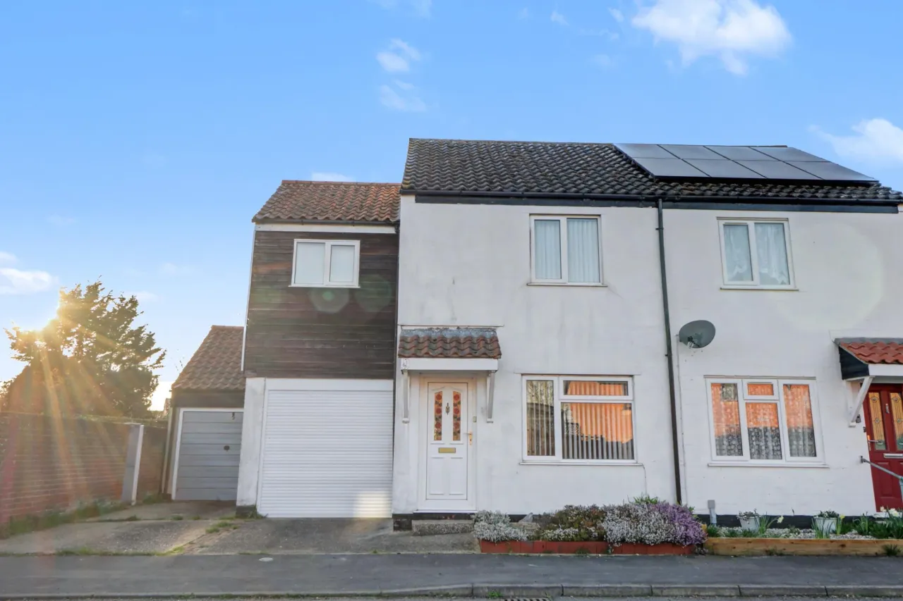 3 bed property for sale, St Leger, Long Stratton