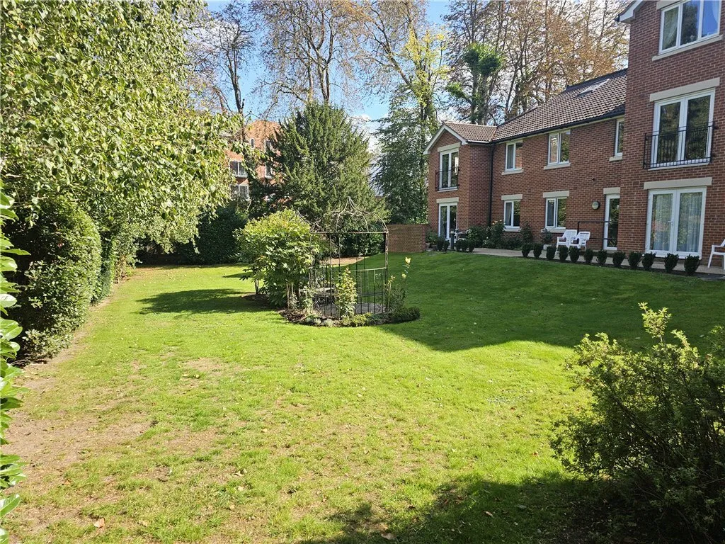 Stafford Road, Caterham, Surrey, CR3, photo 9