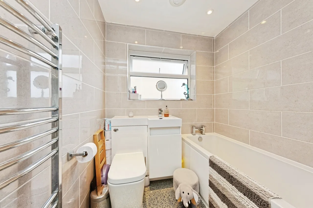 Templeside, Temple Ewell, Dover, Kent, CT16, photo 13