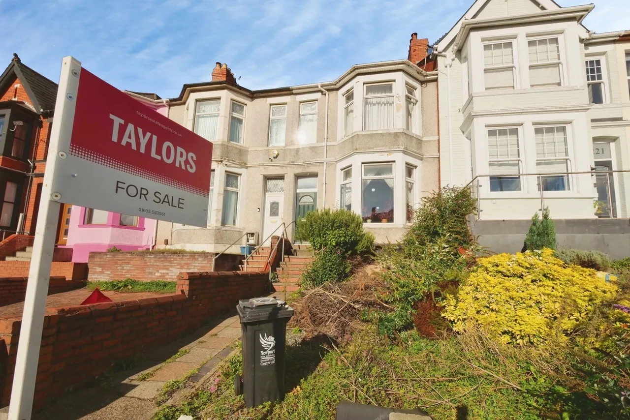 3 bed house for sale, Chepstow Road, Newport, NP19