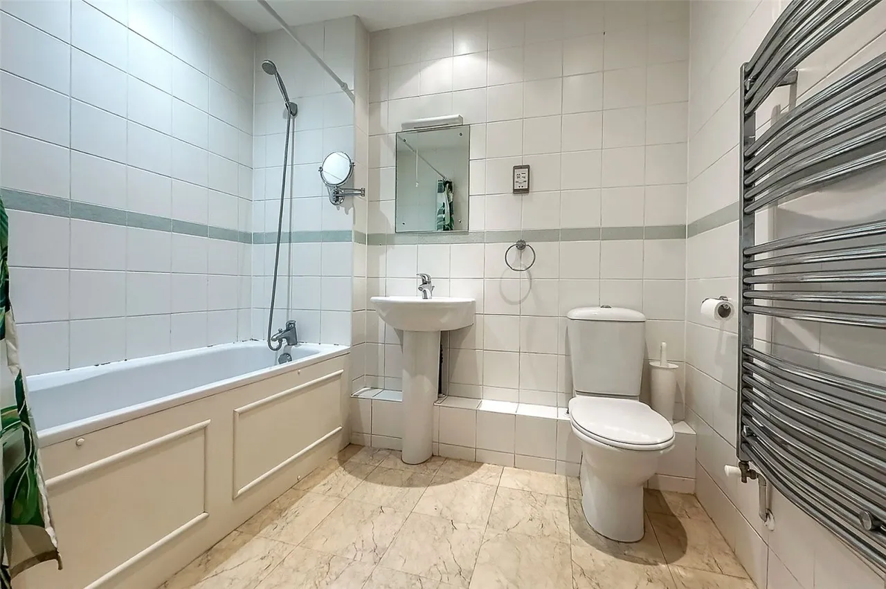 Worthing, BN11, photo 9