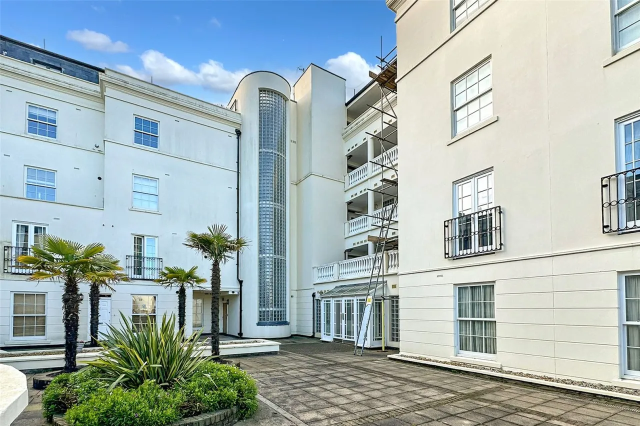 Worthing, BN11, photo 11