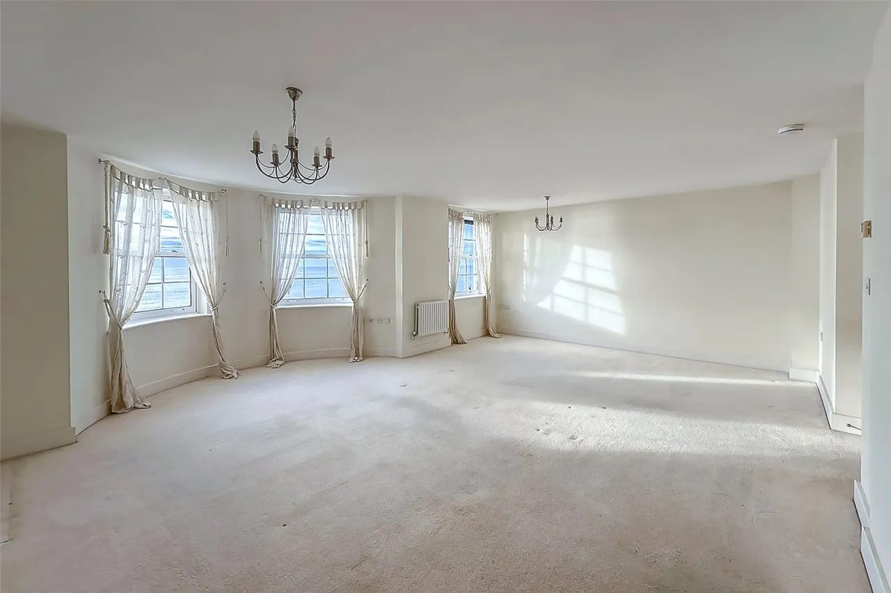 Worthing, BN11, photo 2