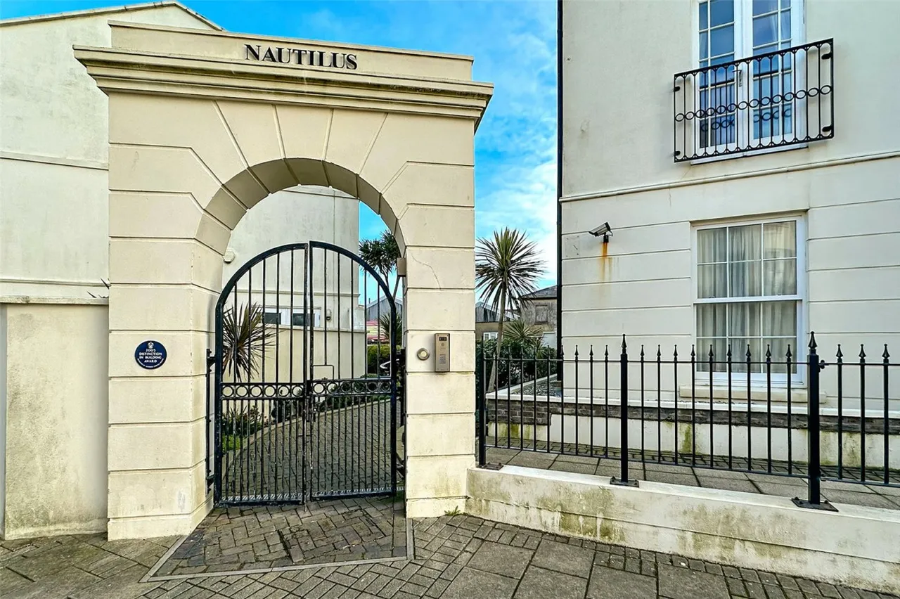 Worthing, BN11, photo 12