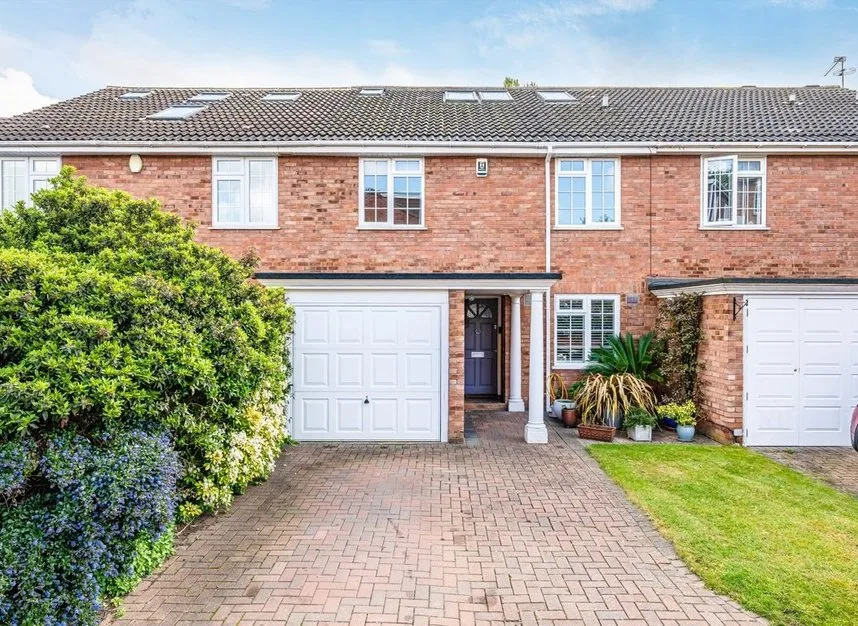 5 bed house for sale — Abbottsmede Close, Strawberry Hill, TW1