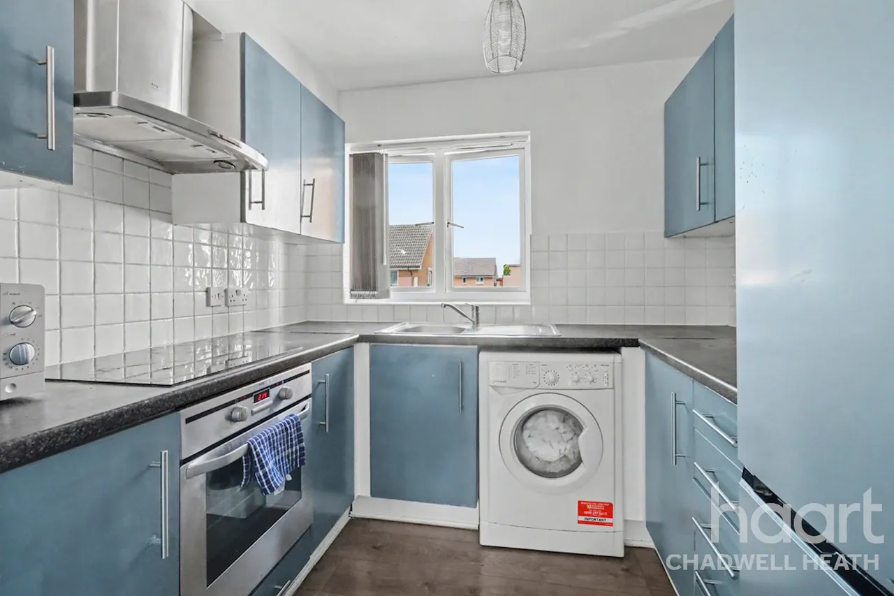 Glandford Way, Romford, RM6, photo 10